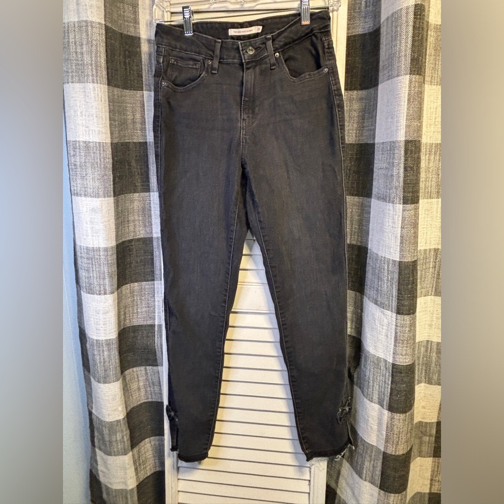 Levi’s faded bow bottom 721 jeans